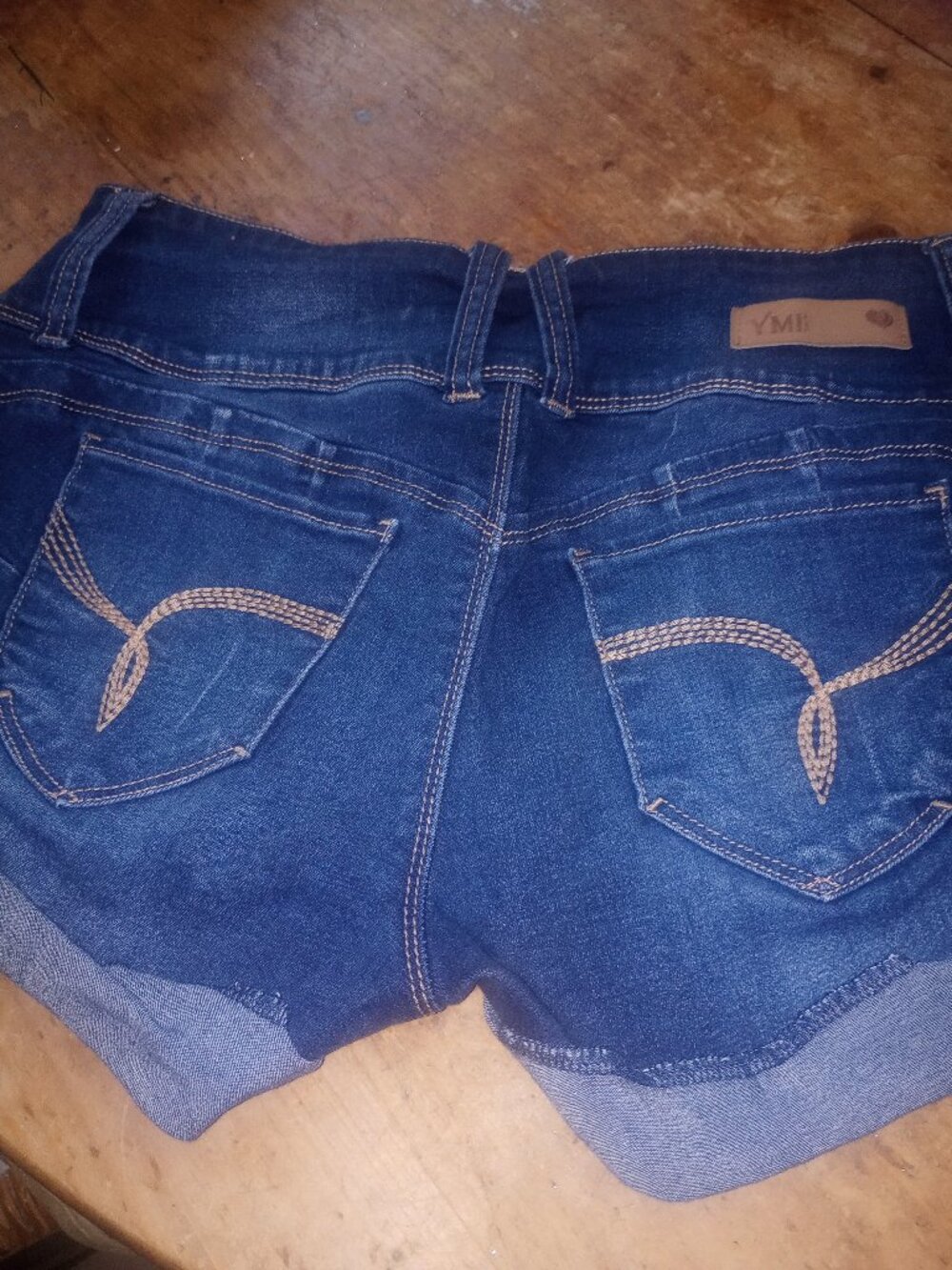 Ymi Mid Rise Lady Short - Picture 2 of 5